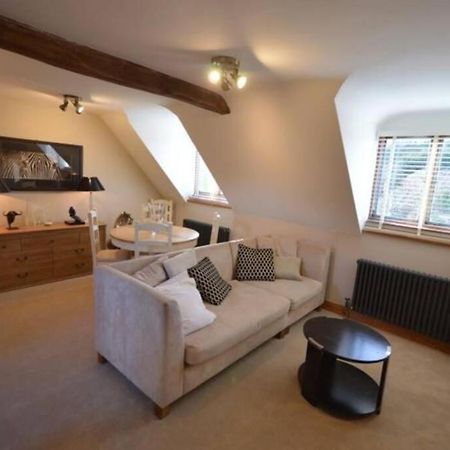 The Old Manor Coach House Apartment ไซเร็นเซสเตอร์ ภายนอก รูปภาพ